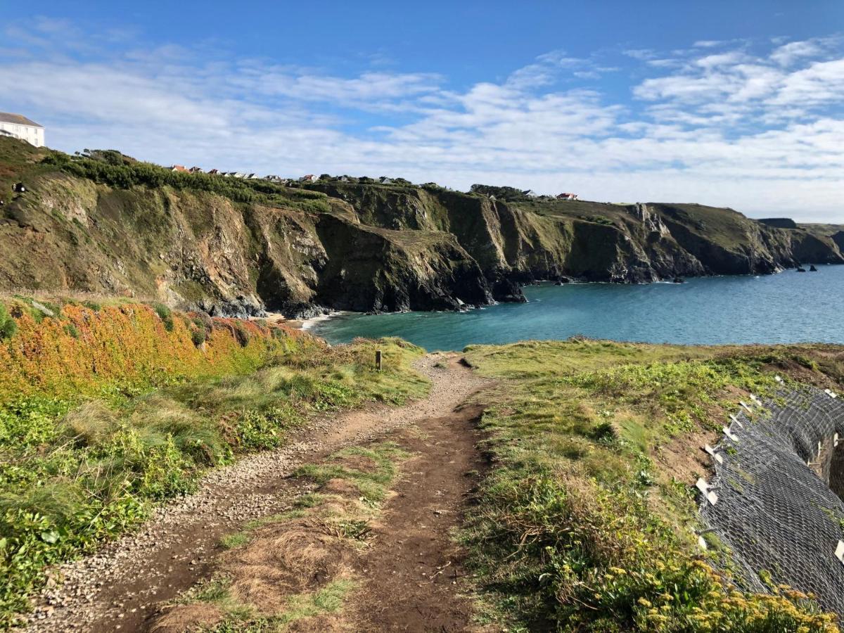 The Mounts Bay Inn Mullion Esterno foto