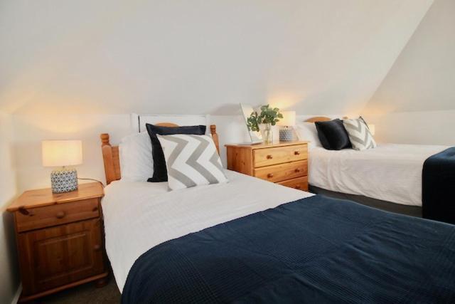 The Mounts Bay Inn Mullion Esterno foto