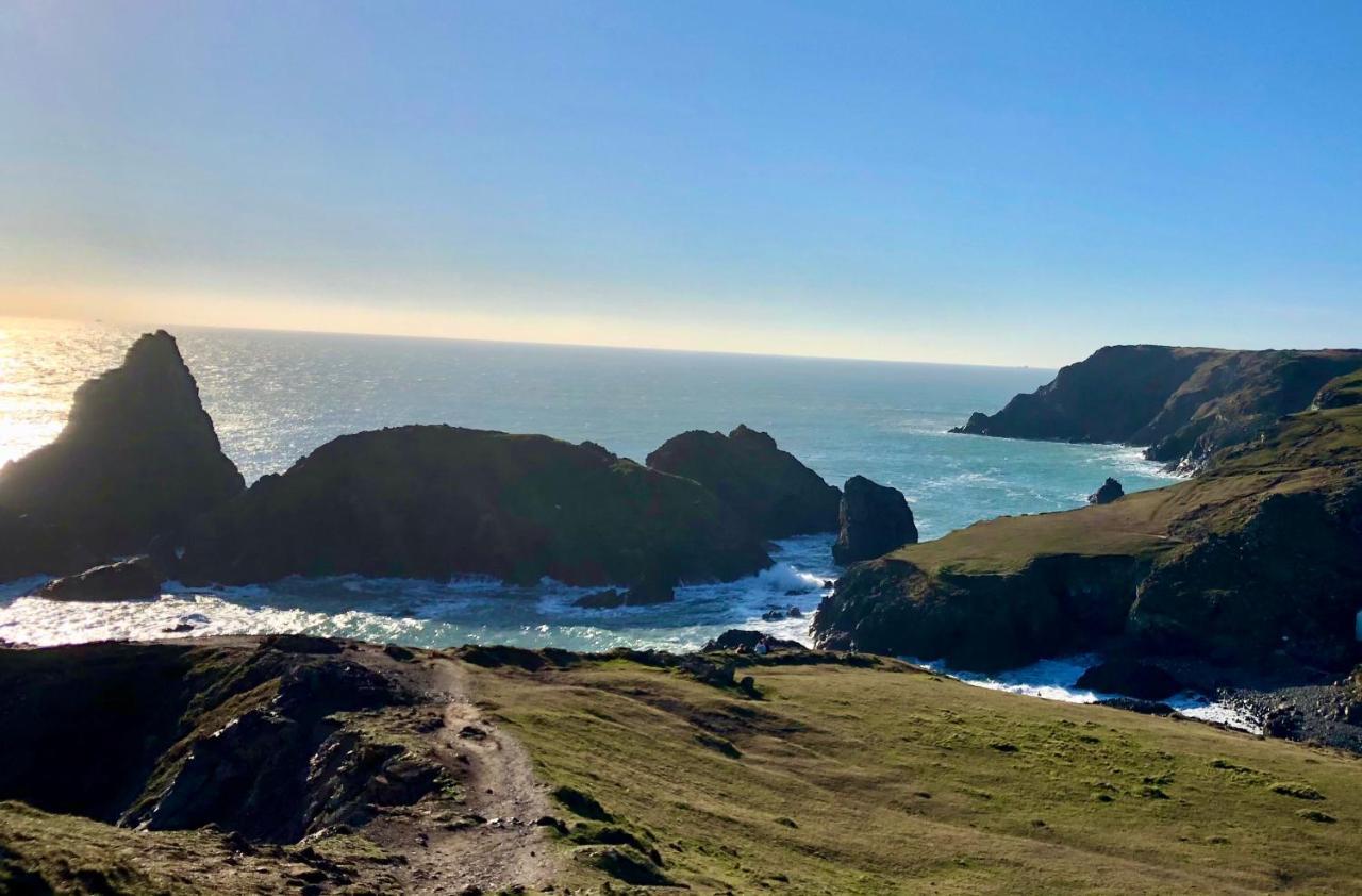 The Mounts Bay Inn Mullion Esterno foto