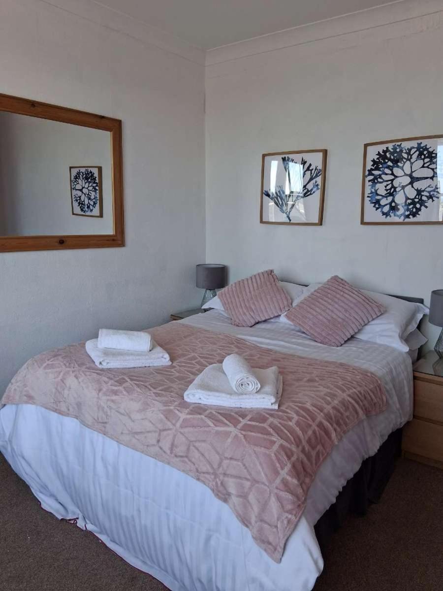 The Mounts Bay Inn Mullion Esterno foto