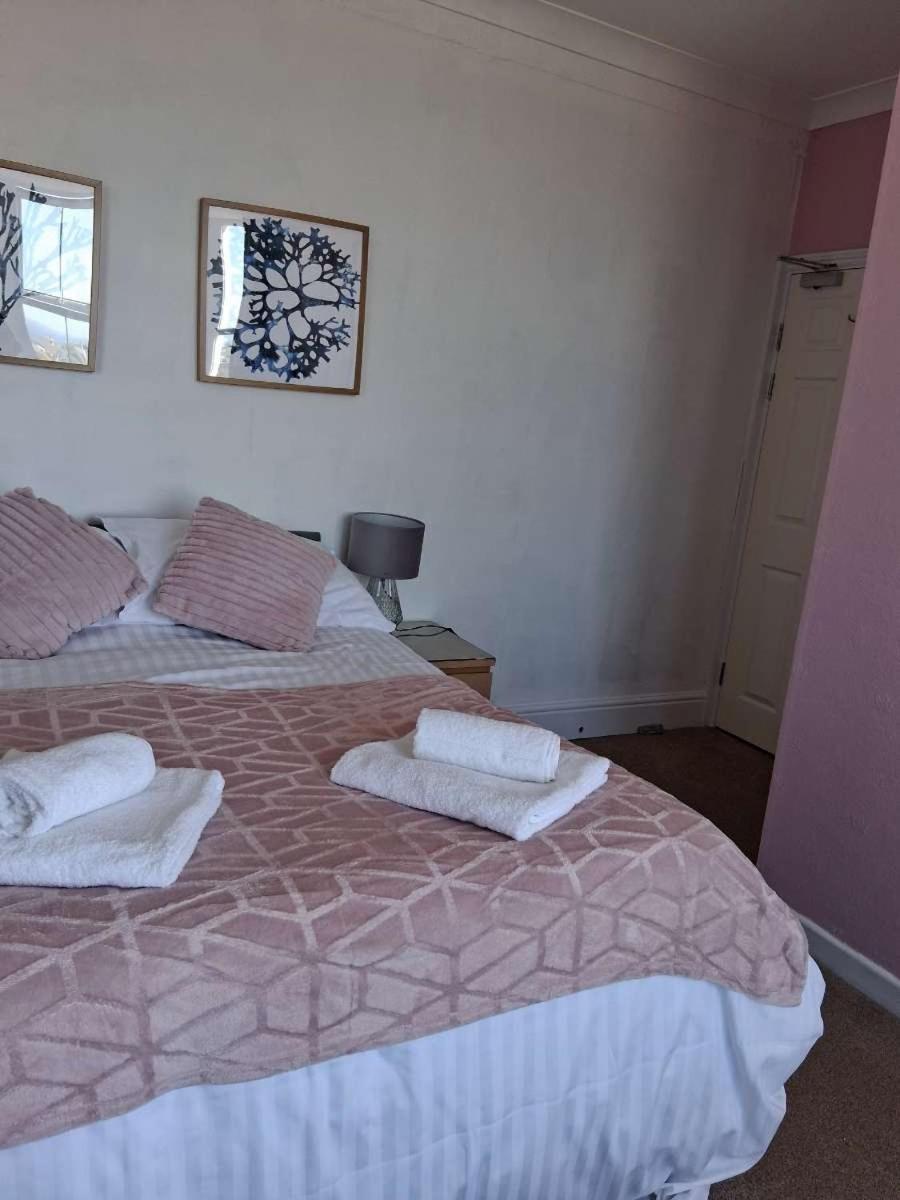 The Mounts Bay Inn Mullion Esterno foto